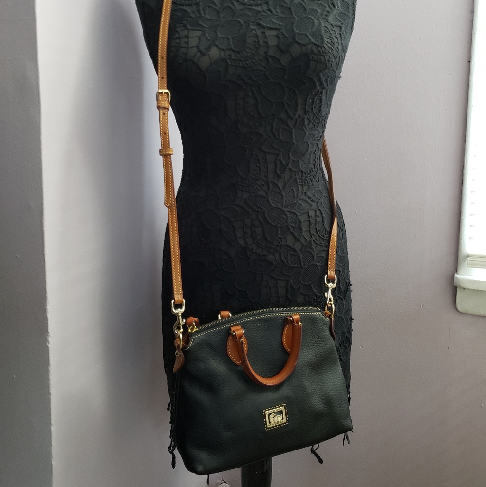 Dooney & Bourke small pebble leather cross body ha